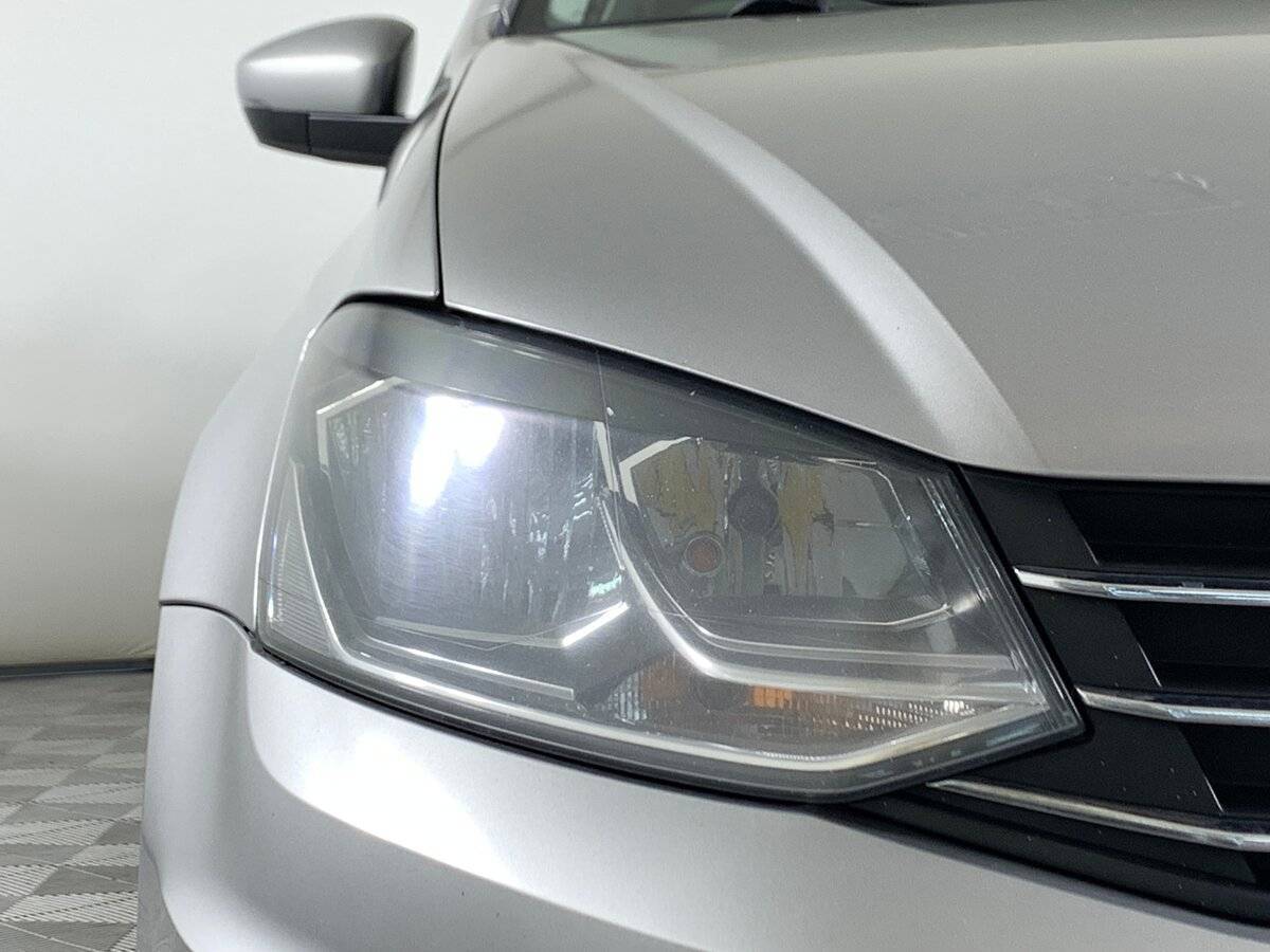 Volkswagen Polo б/у, 2019, Механическая. Фото: #9