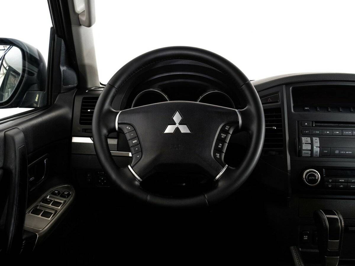 Mitsubishi Pajero б/у, 2012, Автоматическая. Фото: #7