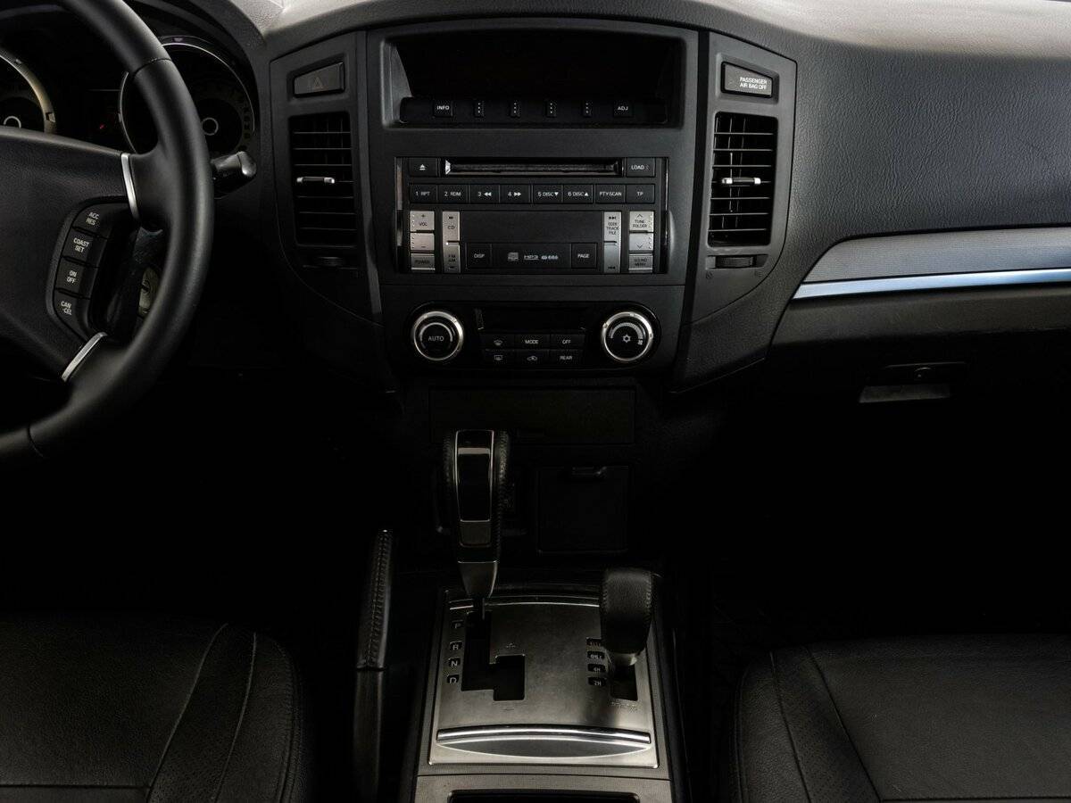 Mitsubishi Pajero б/у, 2012, Автоматическая. Фото: #8