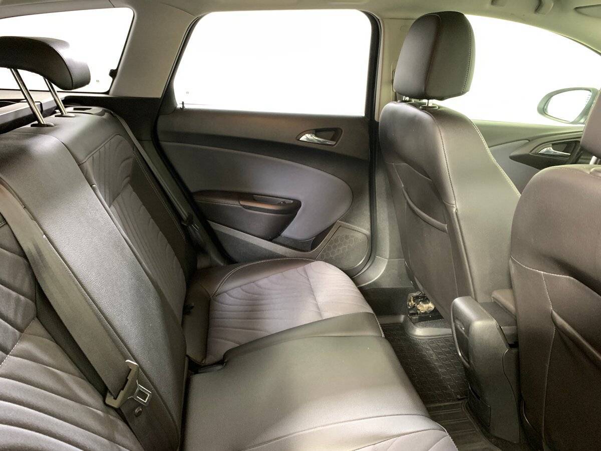 Opel Astra б/у, 2014, Автоматическая. Фото: #16