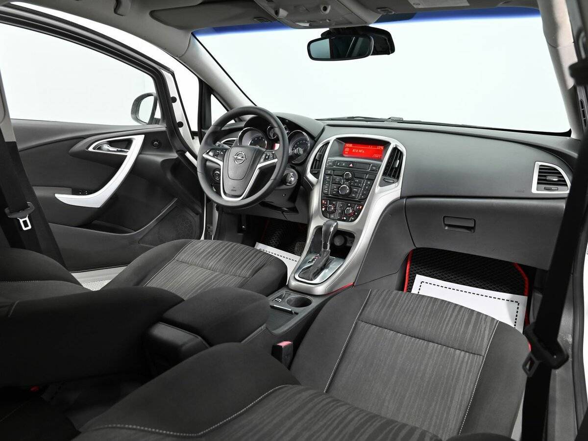 Opel Astra б/у, 2012, Автоматическая. Фото: #11