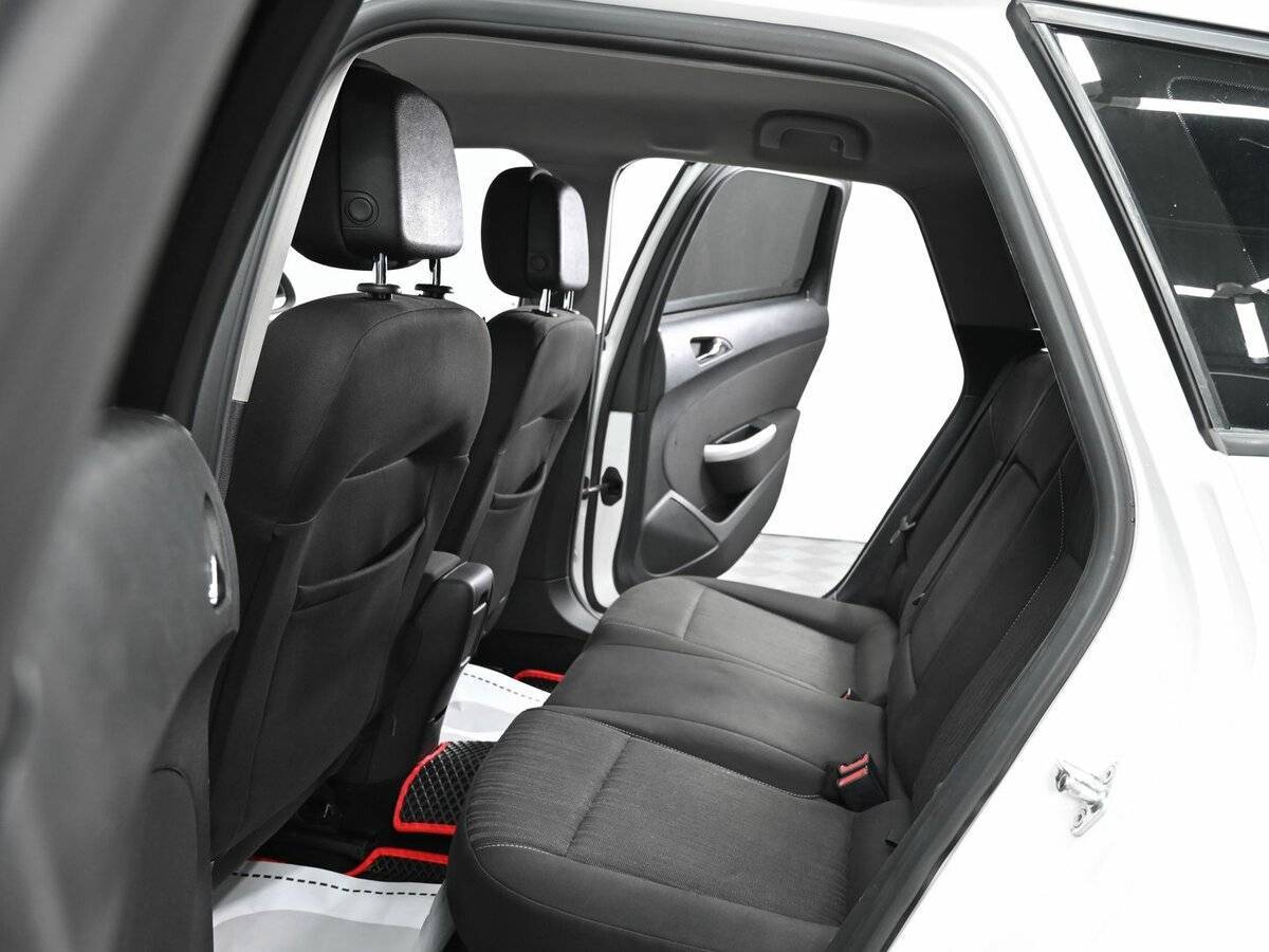 Opel Astra б/у, 2012, Автоматическая. Фото: #12