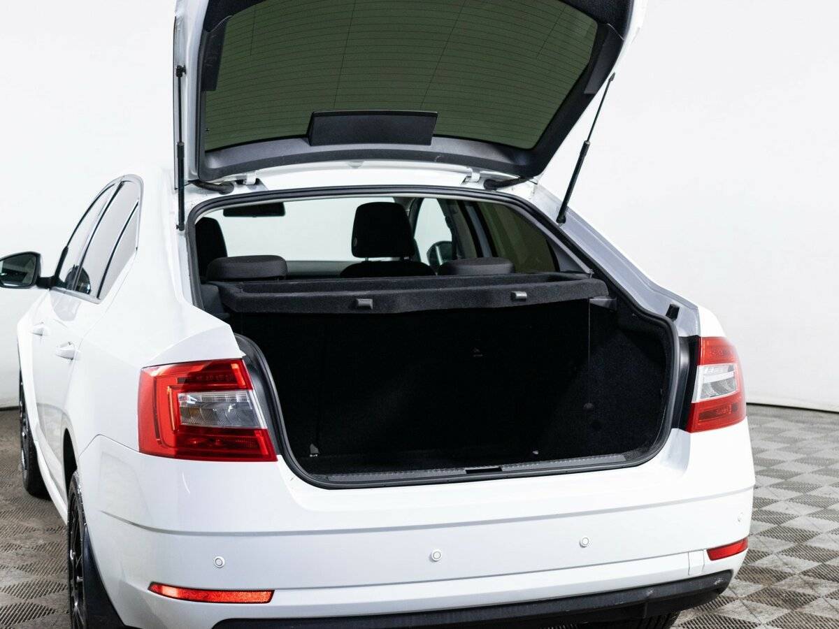 Skoda Octavia б/у, 2019, Механическая. Фото: #8
