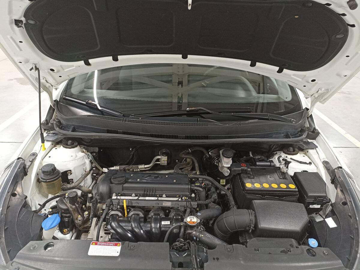 Hyundai Solaris б/у, 2015, Механическая. Фото: #8