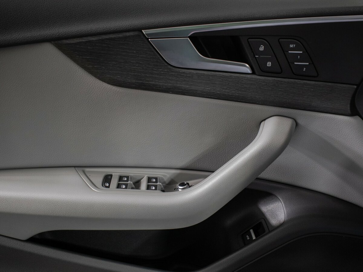 Audi A4 б/у, 2019, Роботизированная. Фото: #17