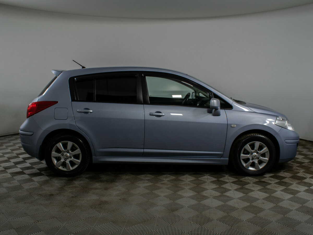 Nissan Tiida б/у, 2013, Автоматическая. Фото: #3