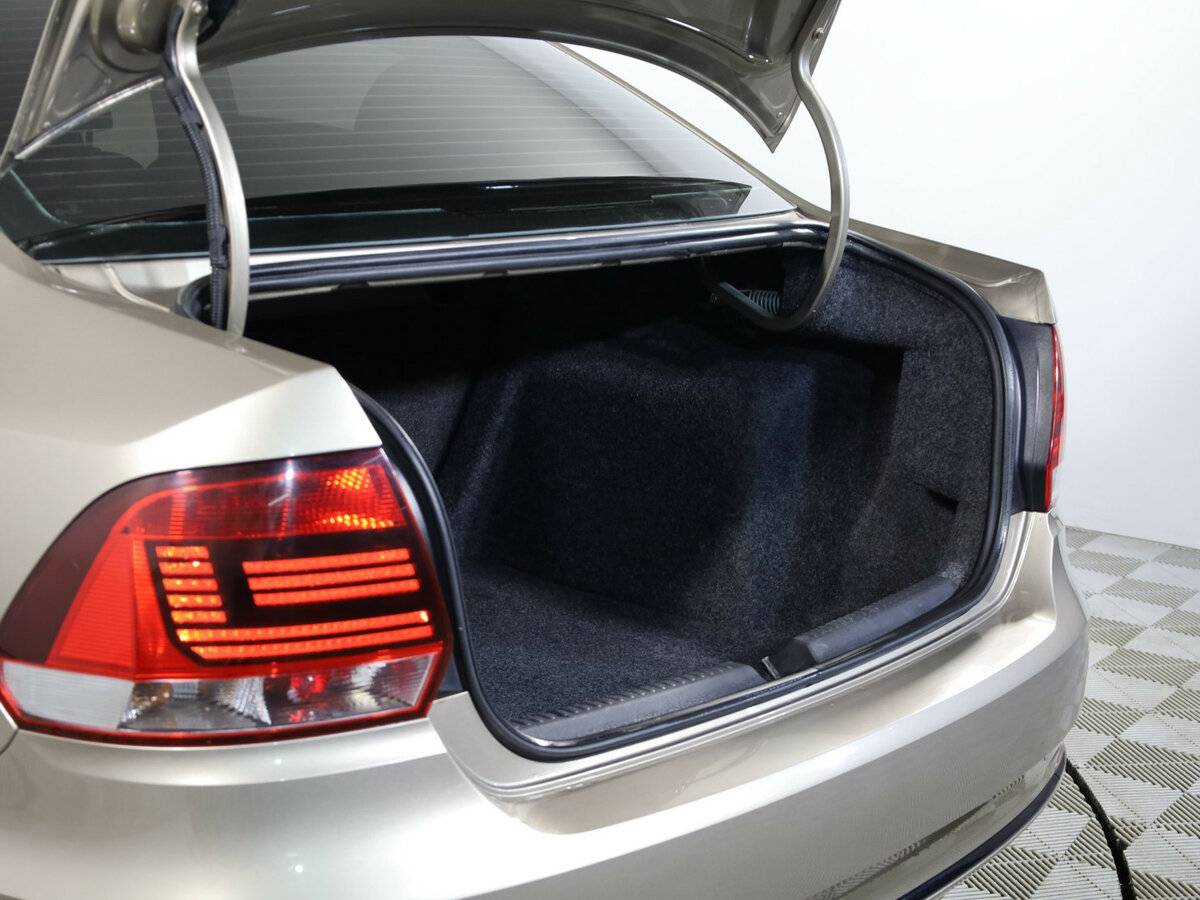 Volkswagen Polo б/у, 2017, Механическая. Фото: #18