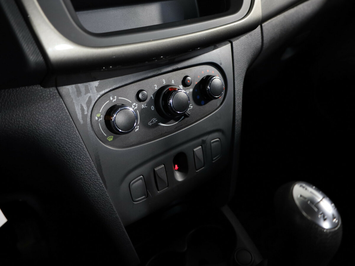 Renault Logan б/у, 2015, Механическая. Фото: #16