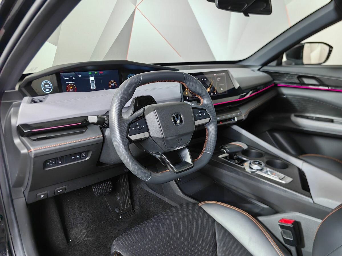 Changan UNI-V б/у, 2023, Роботизированная. Фото: #13