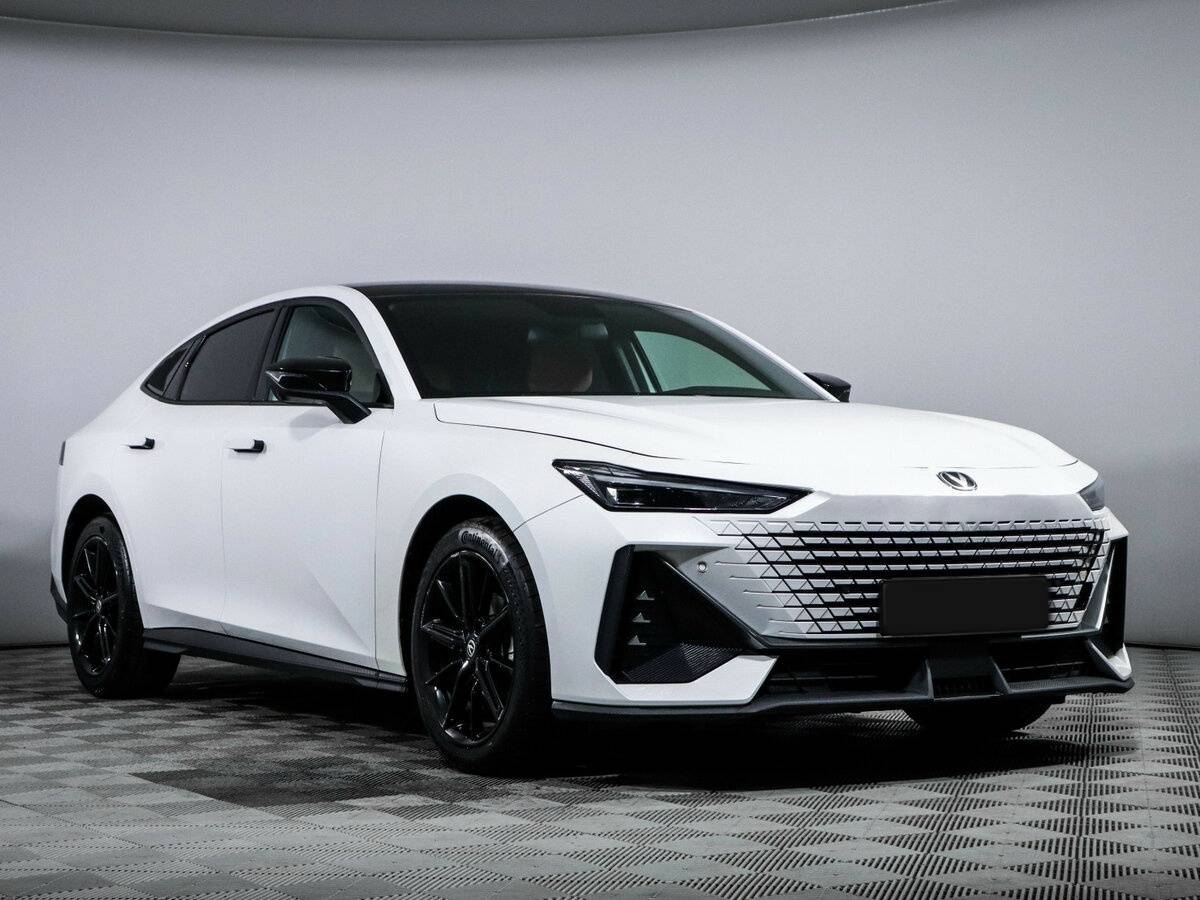 Changan UNI-V б/у, 2022, Роботизированная. Фото: #2