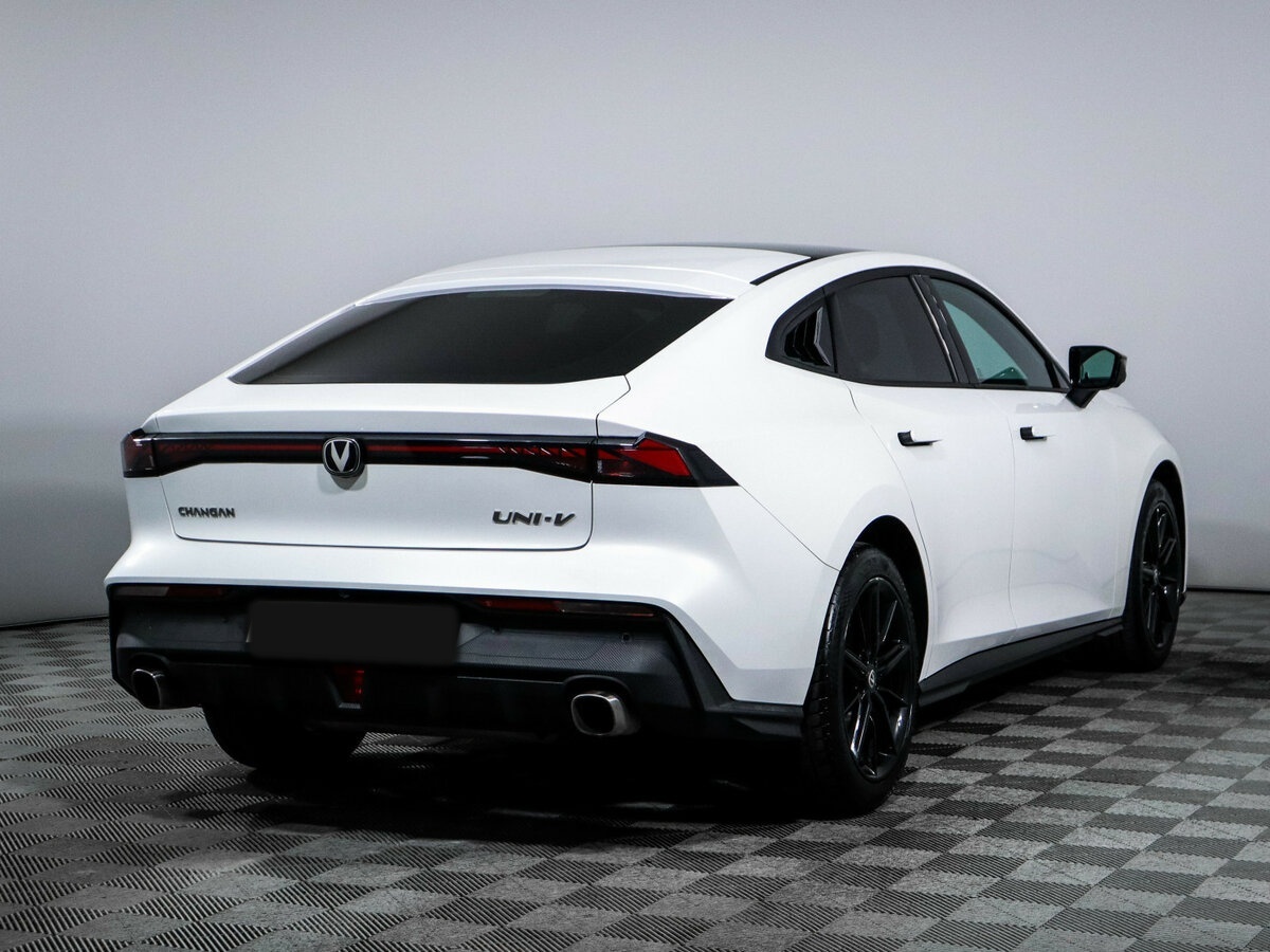 Changan UNI-V б/у, 2022, Роботизированная. Фото: #4