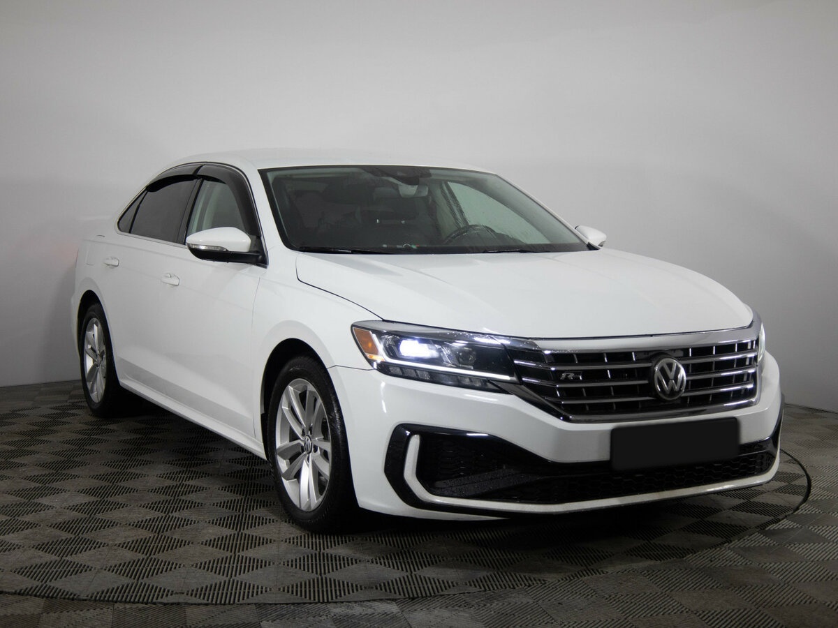 Volkswagen Passat б/у, 2020, Роботизированная. Фото: #2