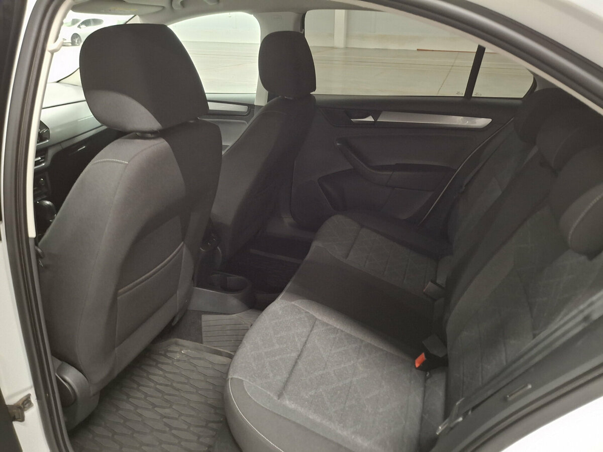 Volkswagen Polo б/у, 2021, Автоматическая. Фото: #11