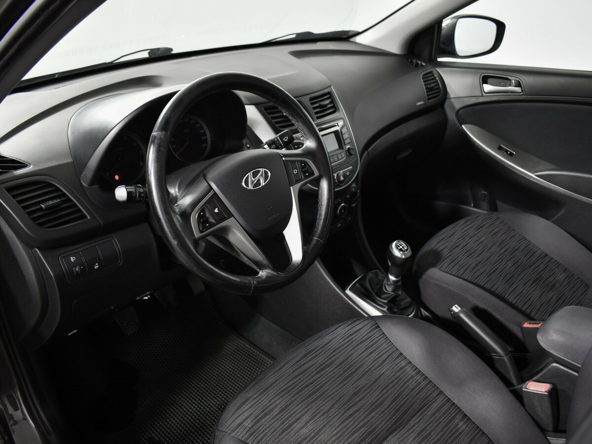 Hyundai Solaris б/у, 2016, Механическая. Фото: #8