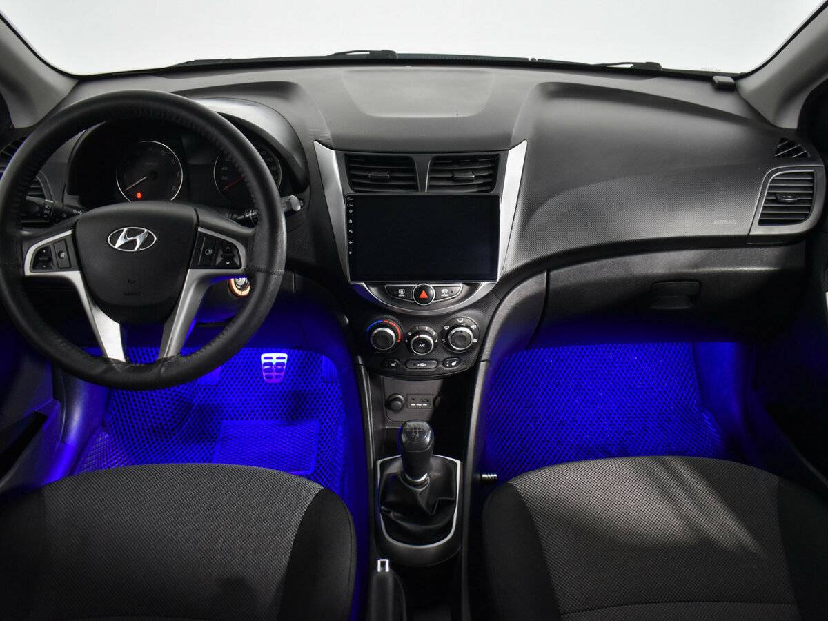 Hyundai Solaris б/у, 2014, Механическая. Фото: #12