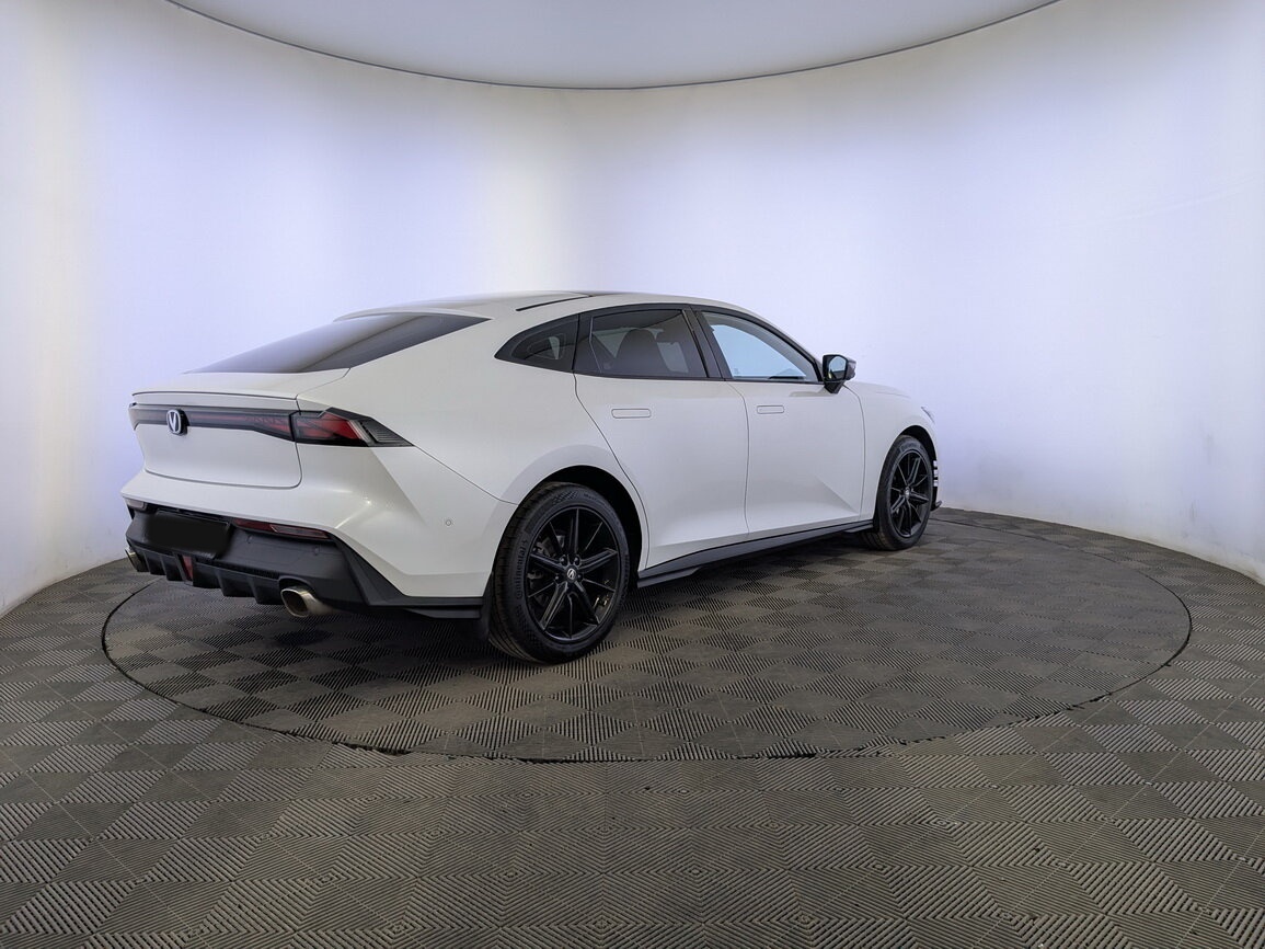 Changan UNI-V б/у, 2023, Роботизированная. Фото: #4