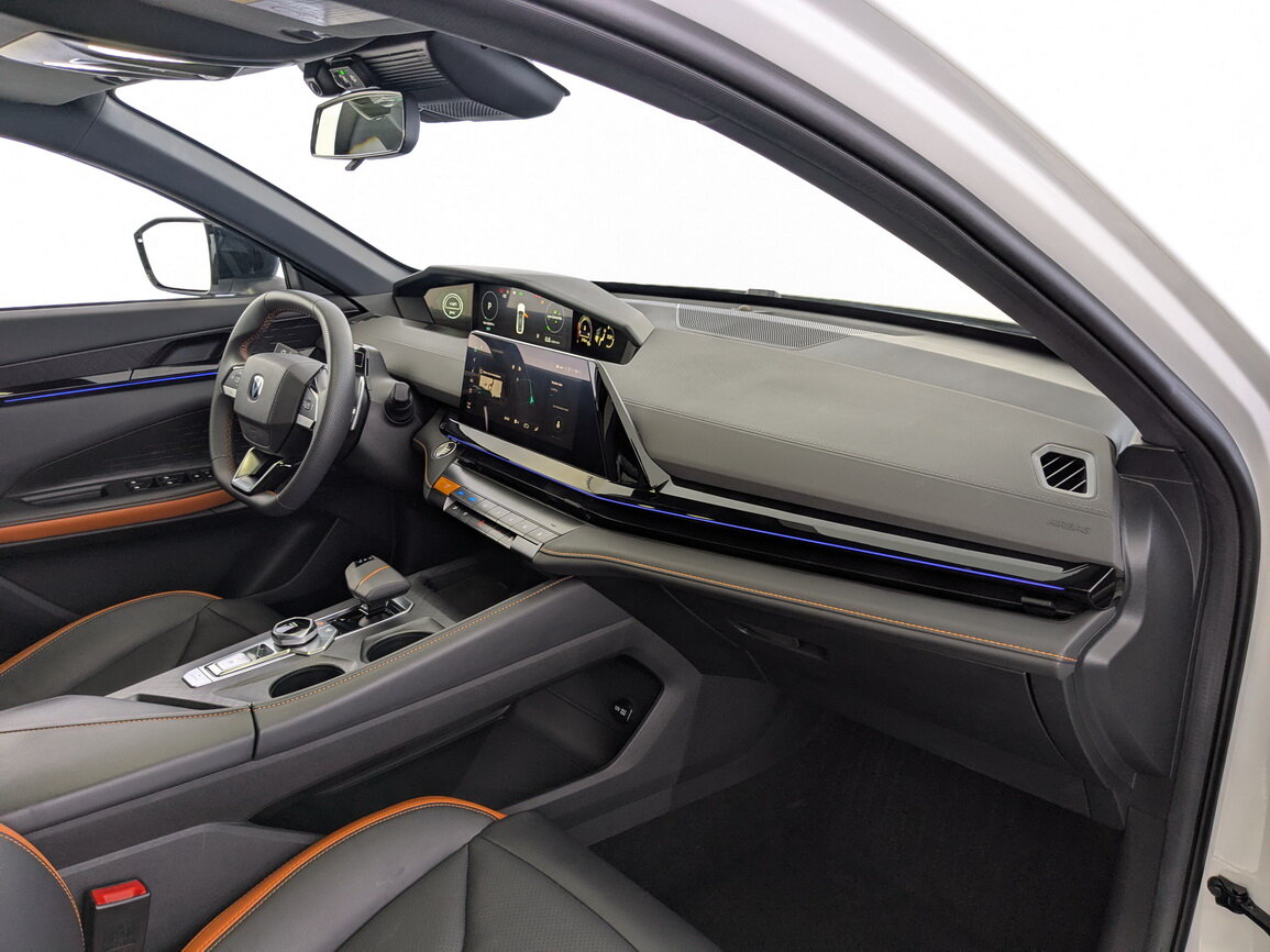 Changan UNI-V б/у, 2023, Роботизированная. Фото: #10