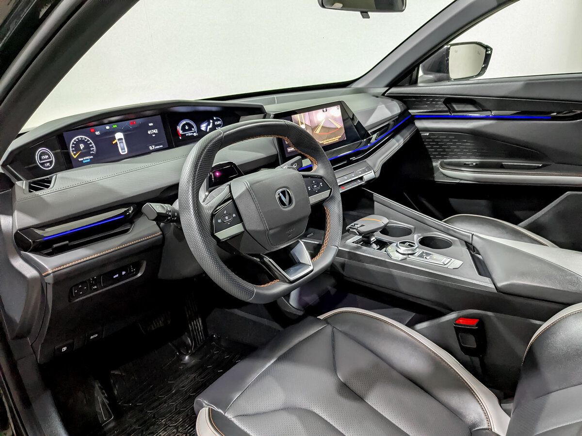 Changan UNI-V б/у, 2023, Роботизированная. Фото: #15